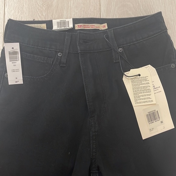 Never worn brand new Levi’s jeans - Picture 2 of 3
